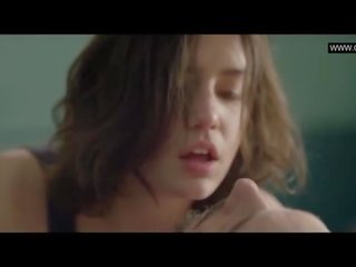 Adele exarchopoulos - polonahá pohlaví vid scény - eperdument (2016)