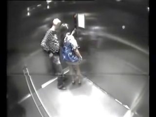 Ansioso barulhento casal caralho em elevador - 