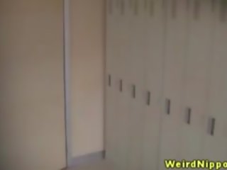 Japonská amatér voyér skrytá kamera na the locker pokoj